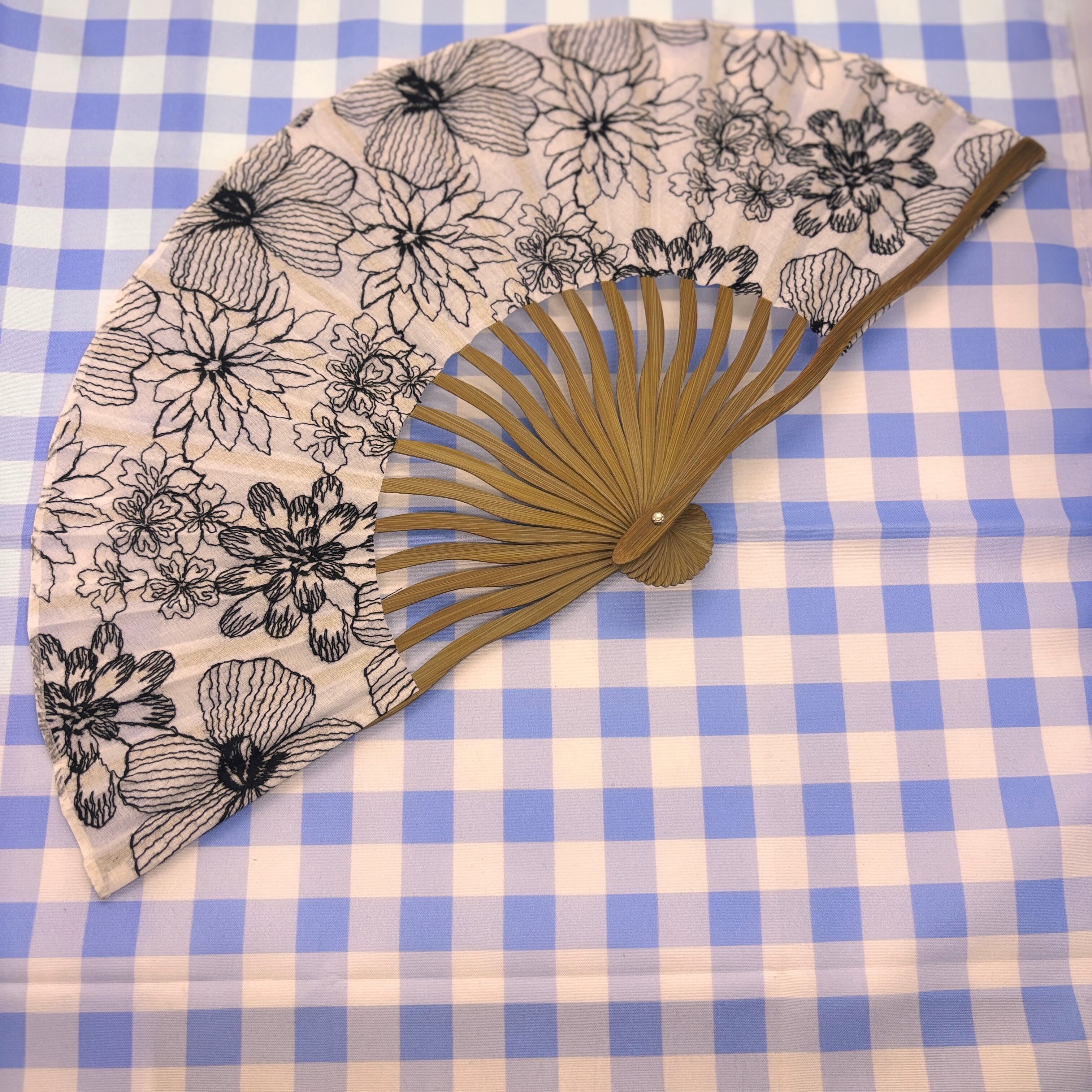 【Ripple】波骨布扇子・扇子袋セット 刺繍フラワー ホワイト