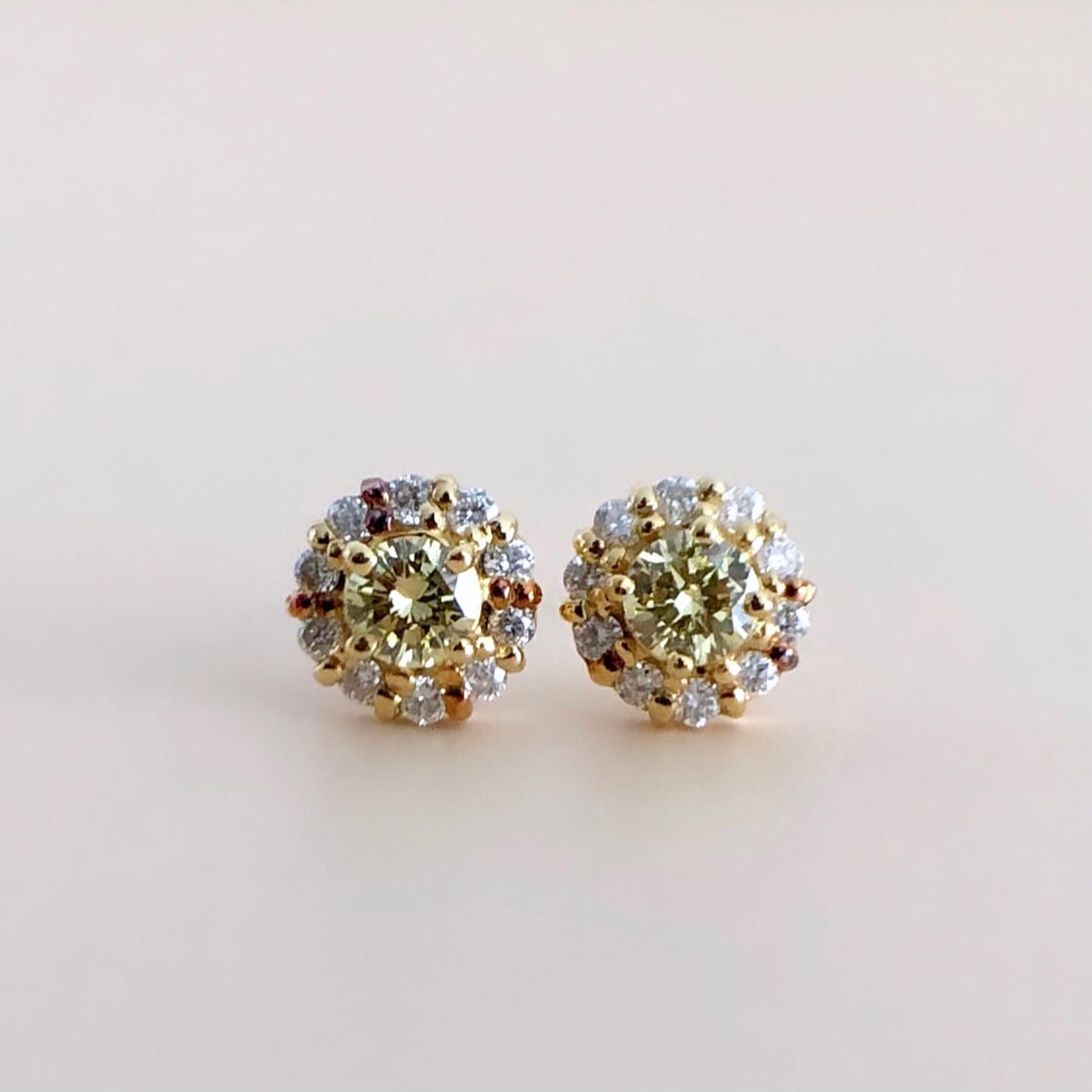 イエローダイヤモンド ヘイロー ピアス 0.30ct K10イエローゴールド ...