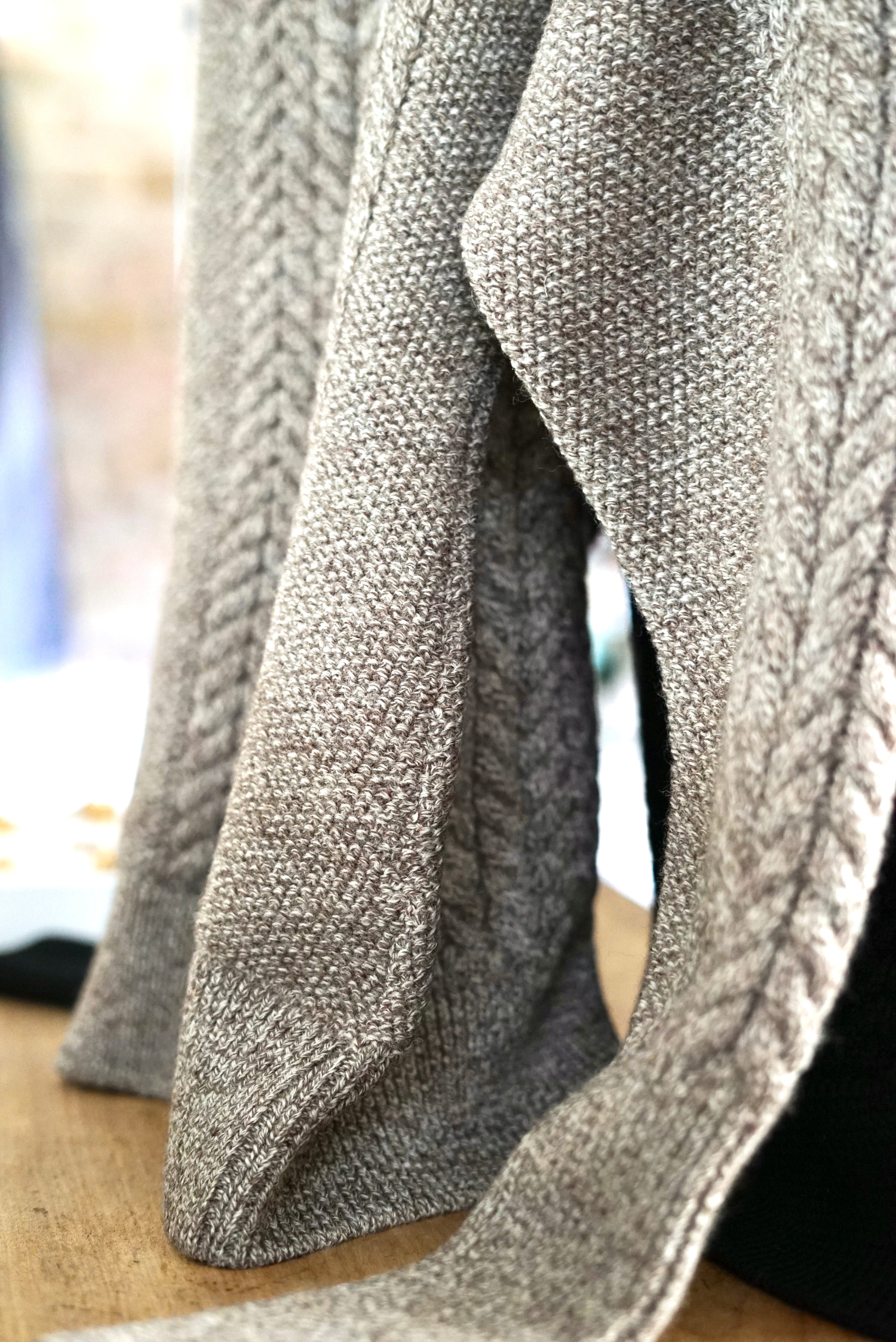 Mediam / Sharp shape Wool pullover (Gray Mix, Black) | JUQUI Online