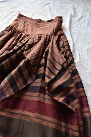 Complex Pleats Border Wide Pants