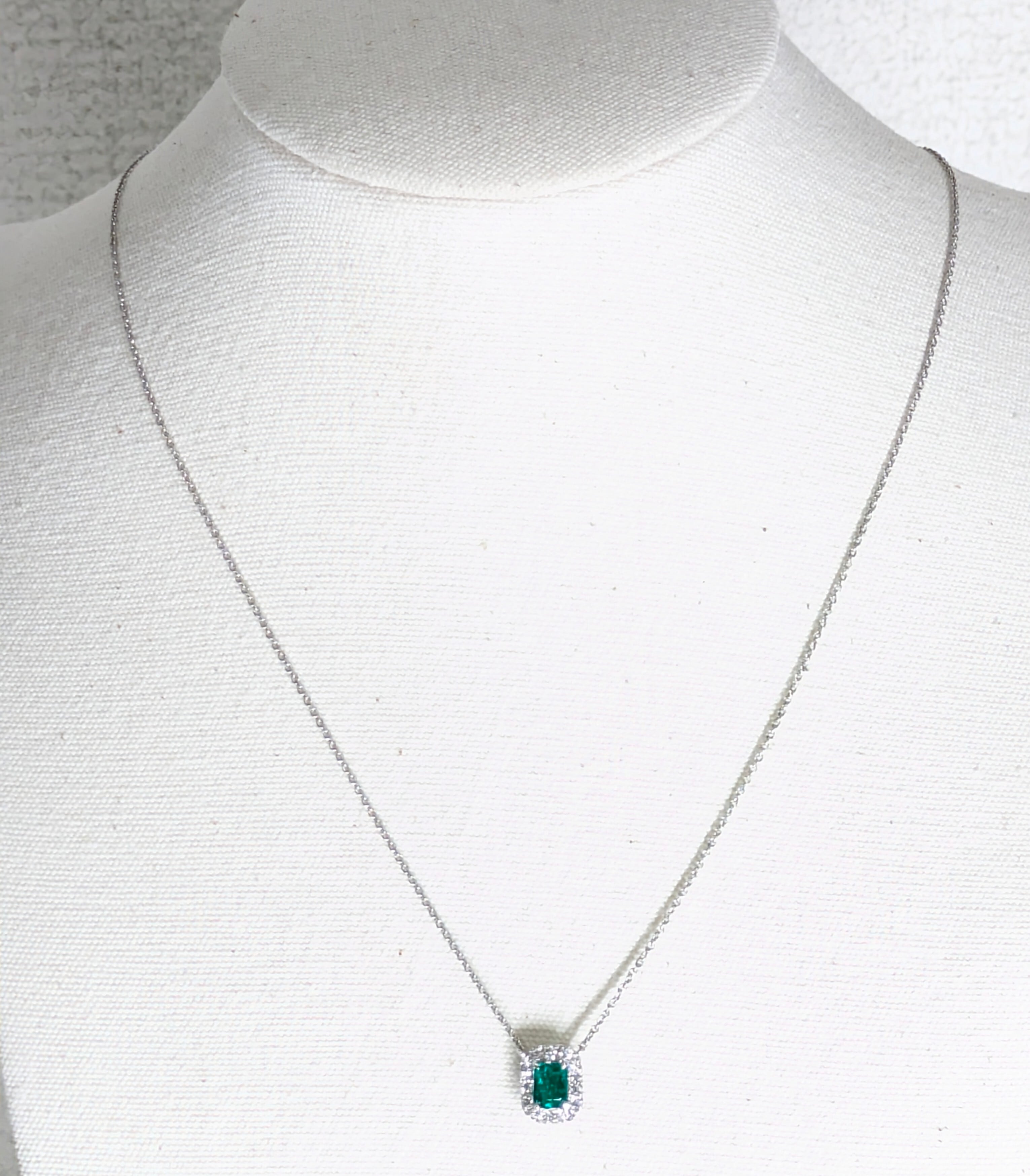 Pt900/850エメラルドネックレス コロンビア産 エメラルド 0.437ct