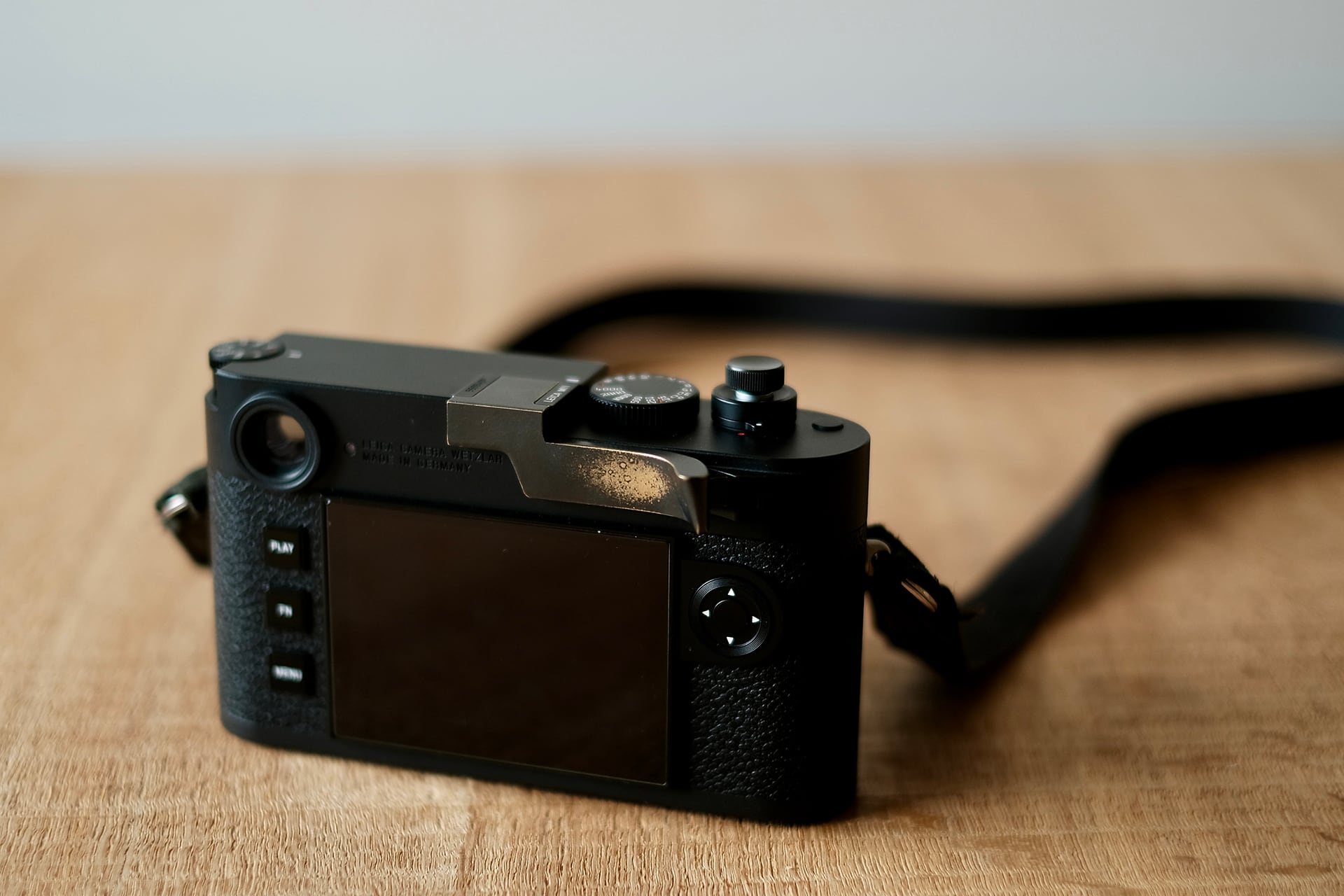 サムレスト M ブラック（黒染め）【 for Leica M10/11 】 | nanigashi