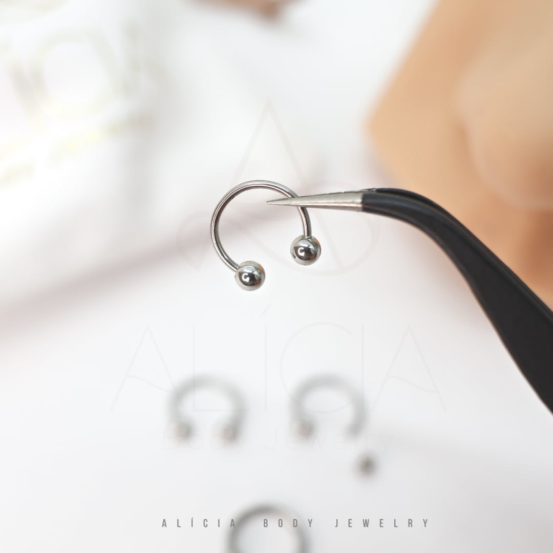 38S3N】鼻ピアスサーキュラーバーベル - Nose horseshoe | Alicia Body Jewelry