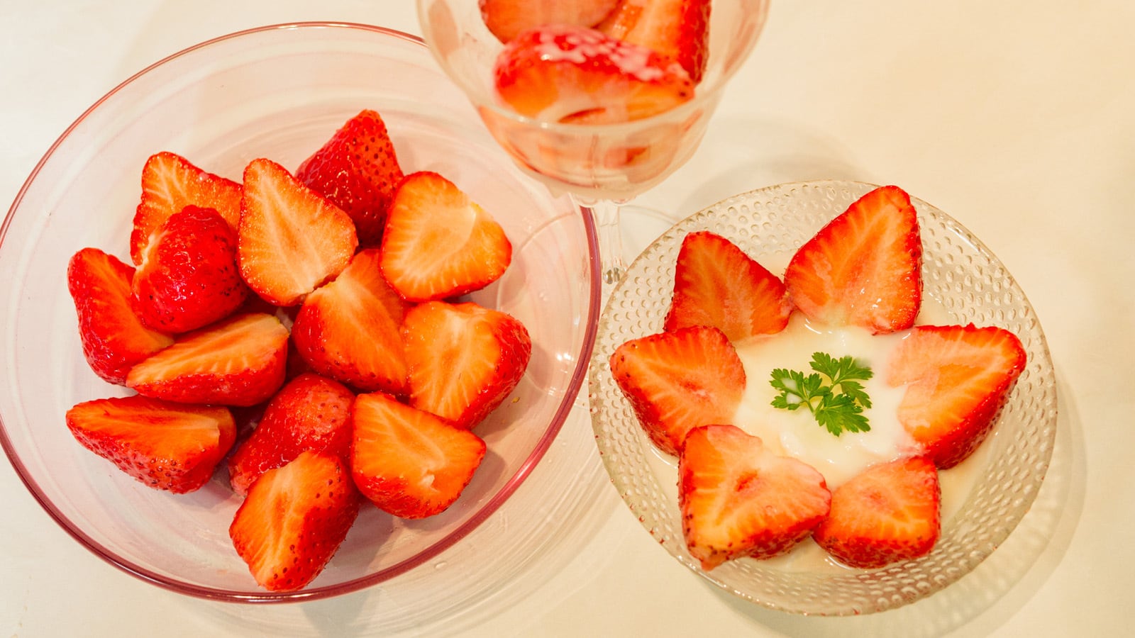 いちご 国産 夏いちご 送料無料 Lサイズ 16個 300g 期間限定 雷峰 希少