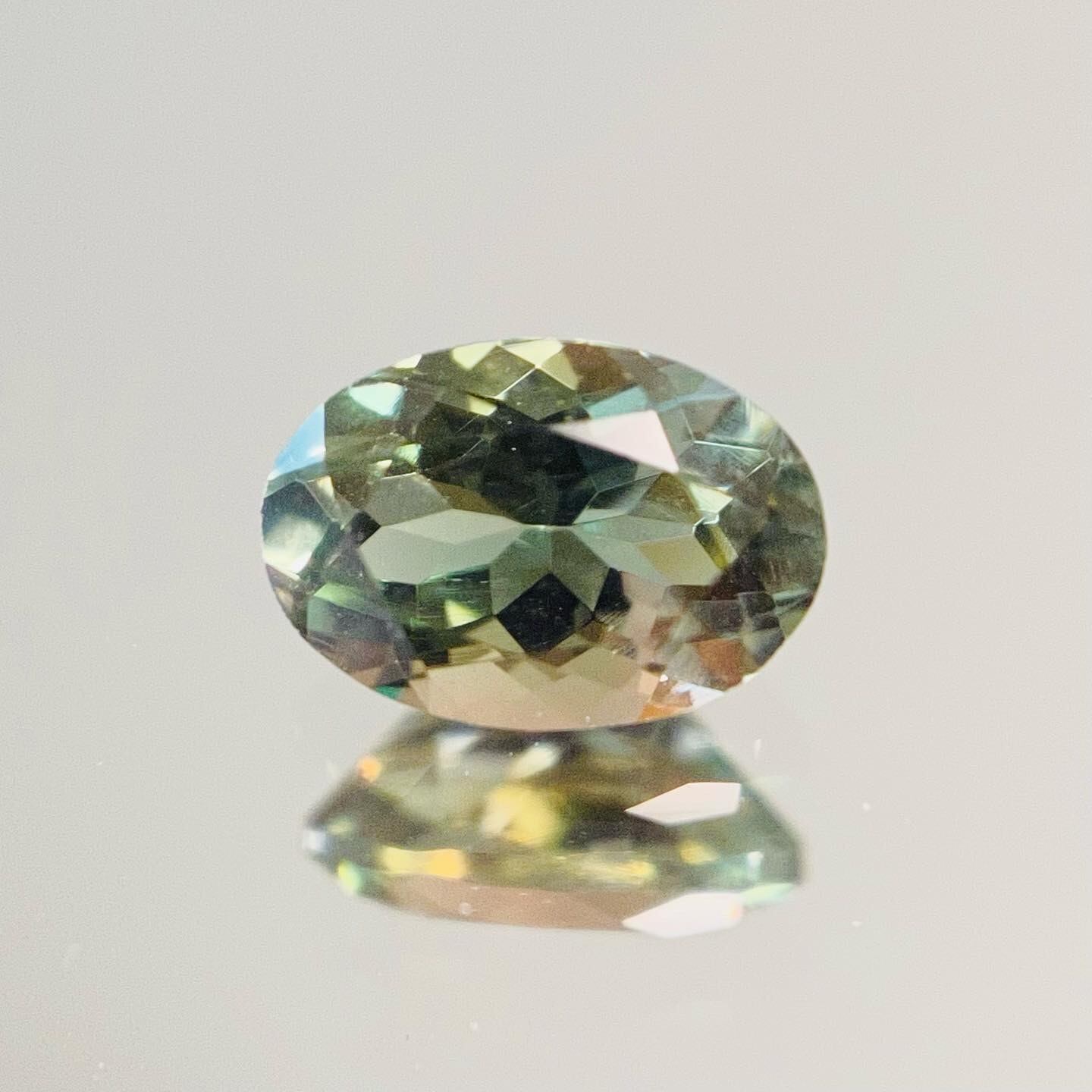 魅惑の多色性　オレゴンサンストーン4