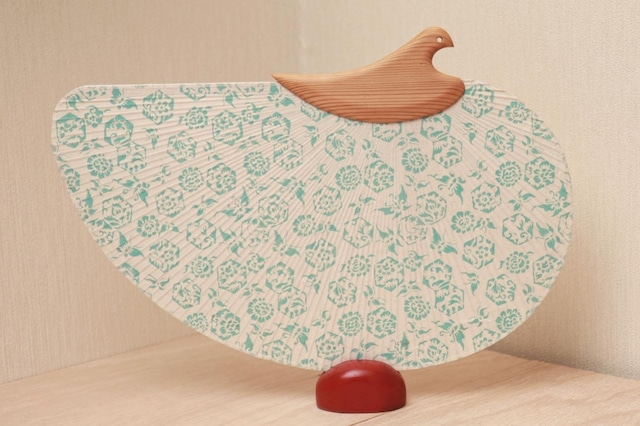 江戸仕立て都うちわ千鳥型【京染和紙 × 一越紙(群馬県)】Edo-style plover-shaped Miyako Uchiwa (handy fan) 【Kyozome washi × Hitokoshi-kami】