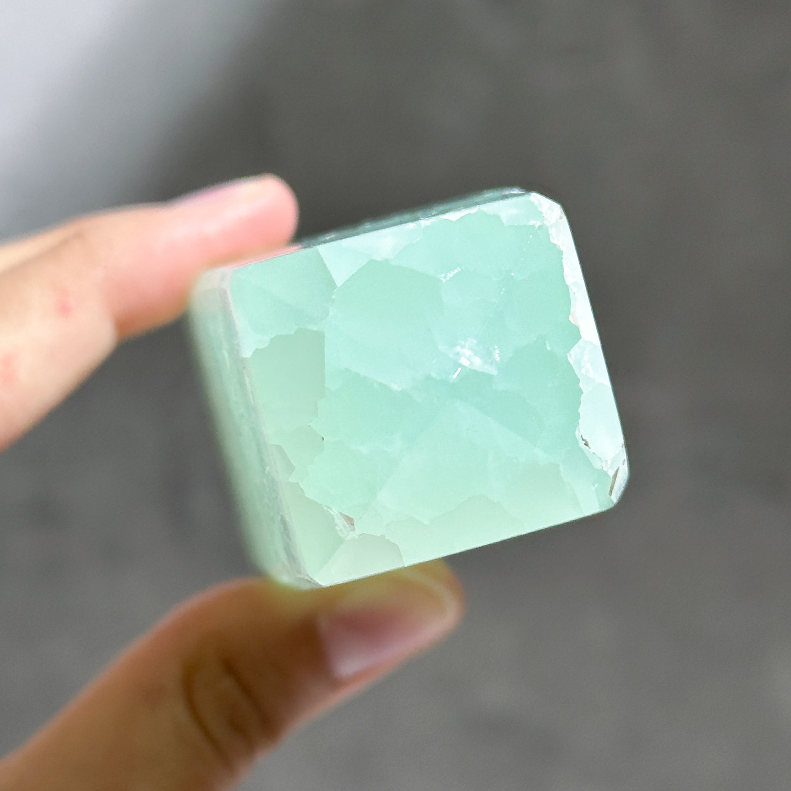 ピスタチオカルサイト タワー41◇ Pistachio Calcite ◇天然石・鉱物
