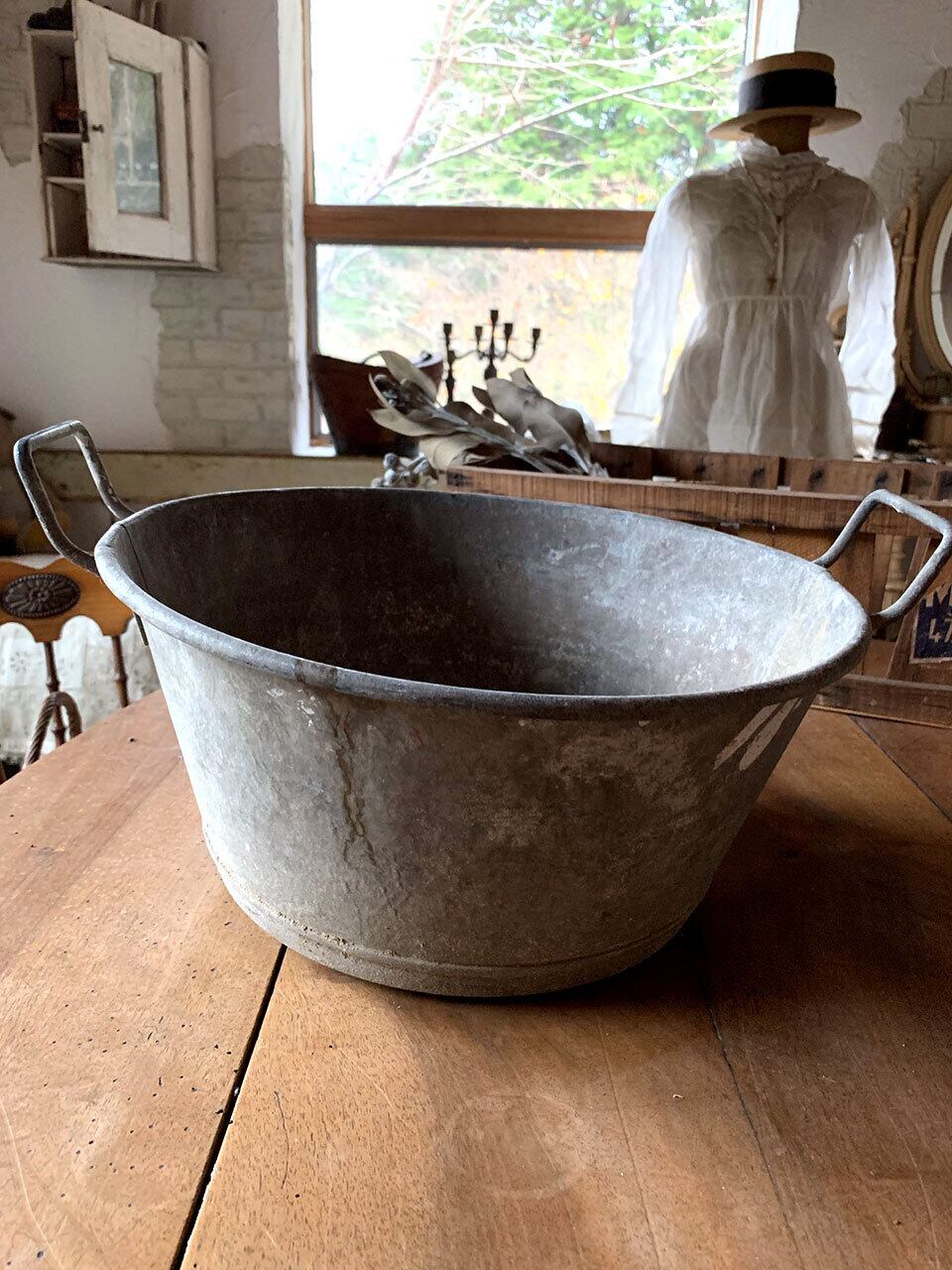小ぶりなブリキのバケツ たらい | Brocante de La Cocotte （フランス