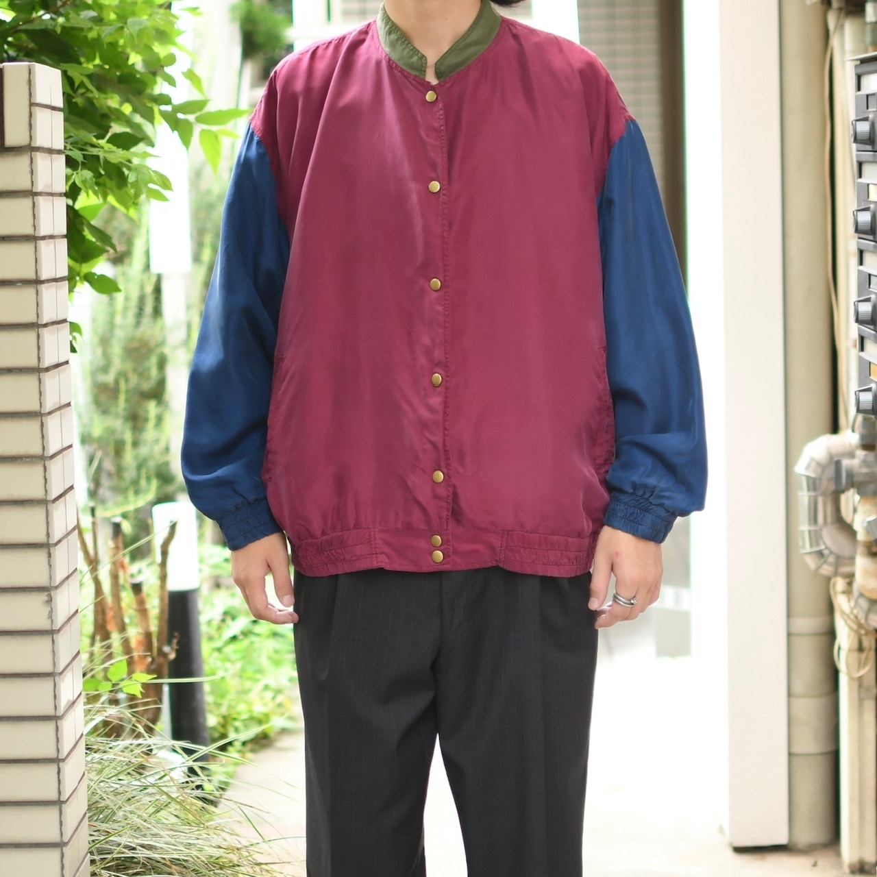 snap button type switching design silk blouson