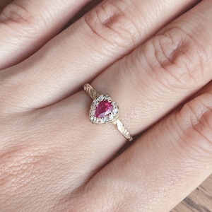 Ruby & Diamond Heart shaped Ring　ルビー　＆　ダイヤモンド　ハート　リング