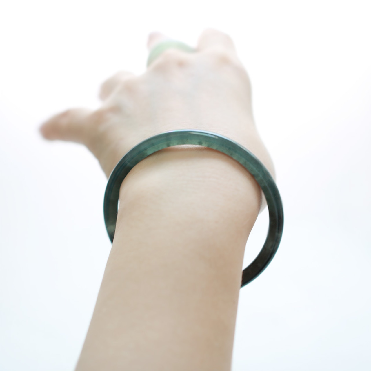 【内径 約60.1mm】princess/black 翡翠バングル A貨翡翠 jd_bg1326