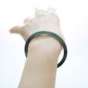 【内径 約60.1mm】princess/black 翡翠バングル A貨翡翠 jd_bg1326