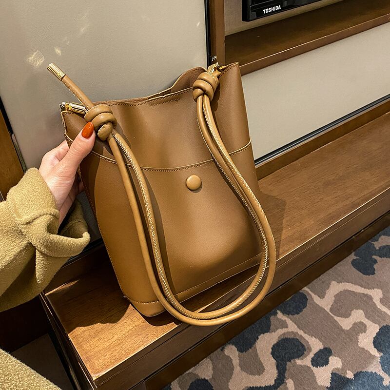 スタンダード レトロ メッセンジャーバッグ Tiancai_Wing_Bag94781833863