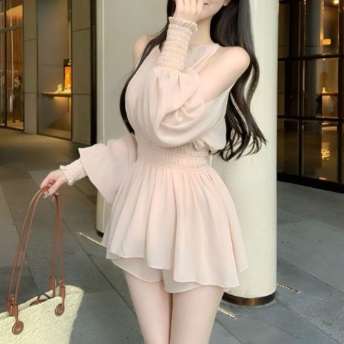 【2点セット】オープンショルダーシャーリングシフォンブラウス＋ショートパンツ ・78234