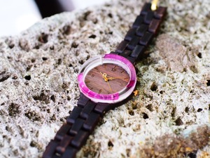 銘木黒檀の押花薔薇の腕時計