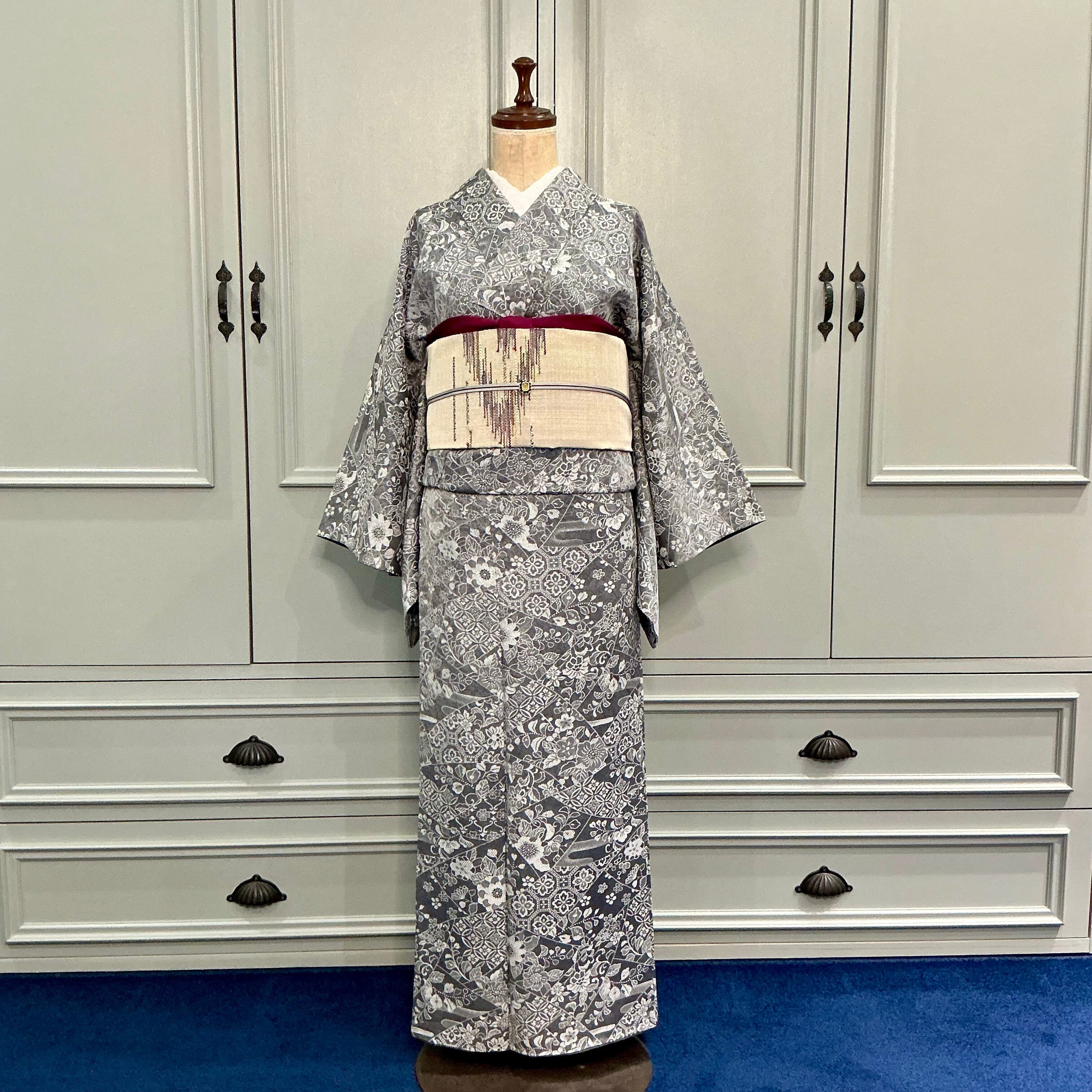 霜花の景色＊未使用品 天目織 グレー 更紗模様 小紋着物 B306 | kimono