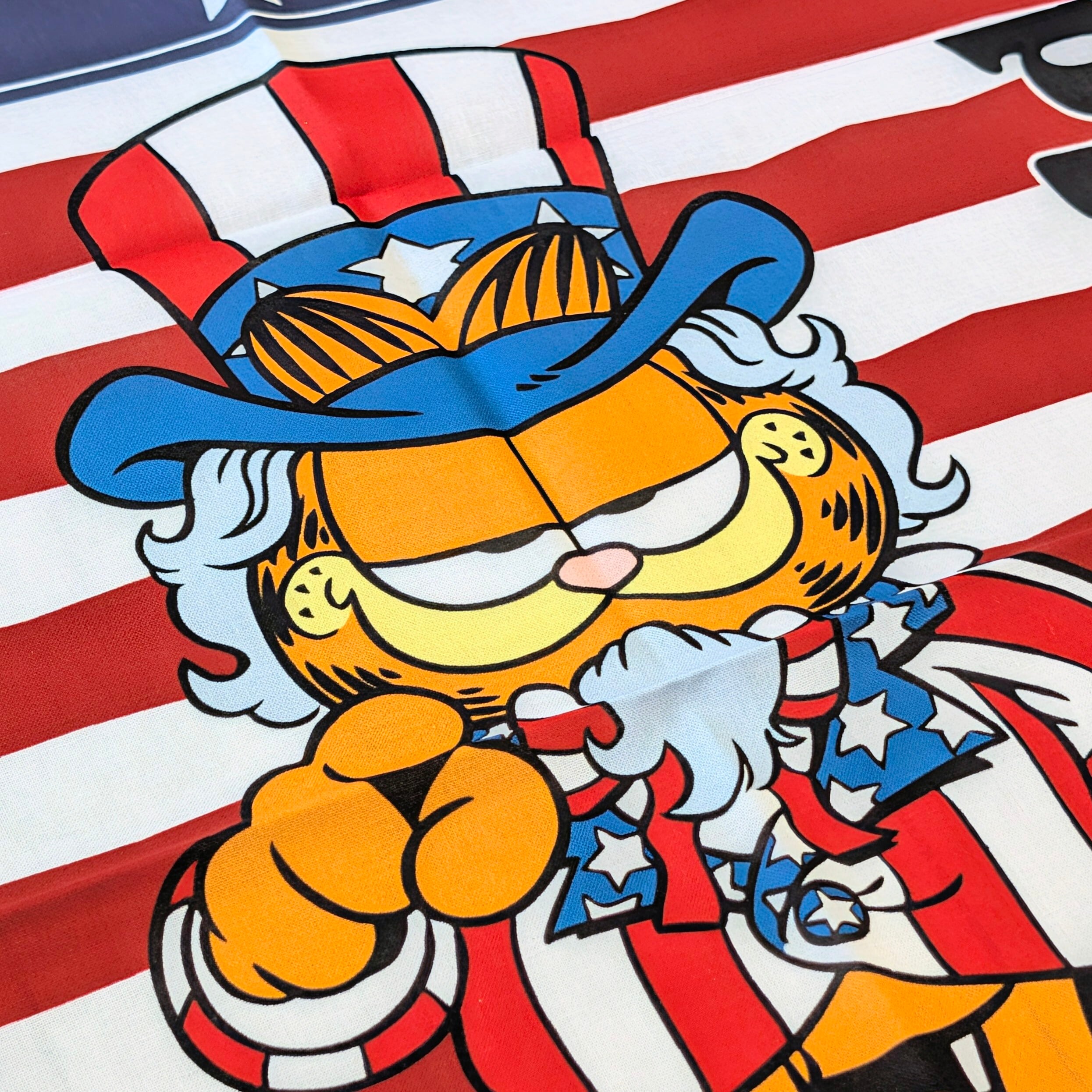 ✨️鞄などのアクセントにも✨️【 Garfield ( ガーフィールド ) 】『 アメリカン！ 』バンダナ / ランチクロス 〚アメリカン雑貨 アメトイ〛
