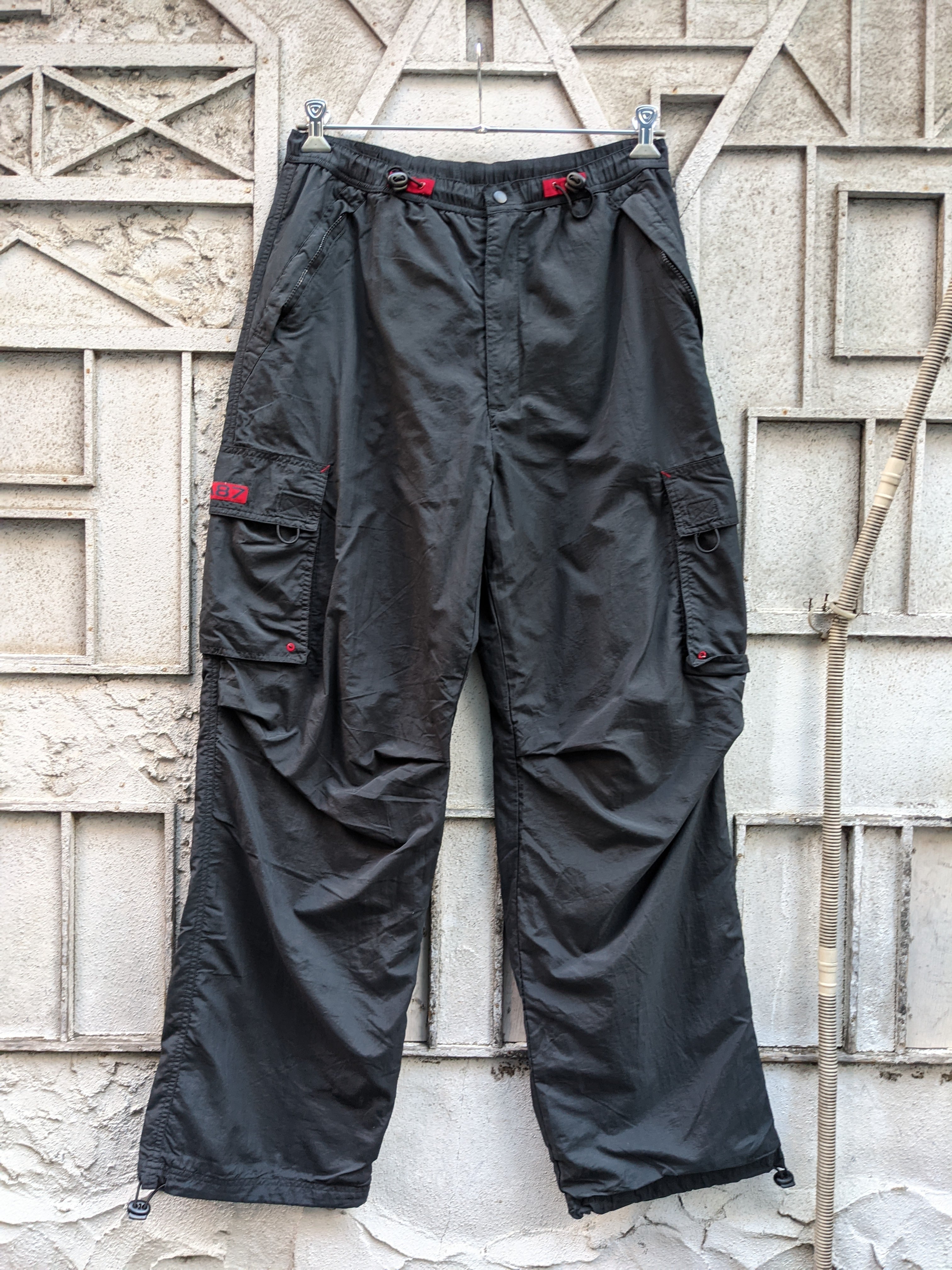 "NYLON TECH PANTS"