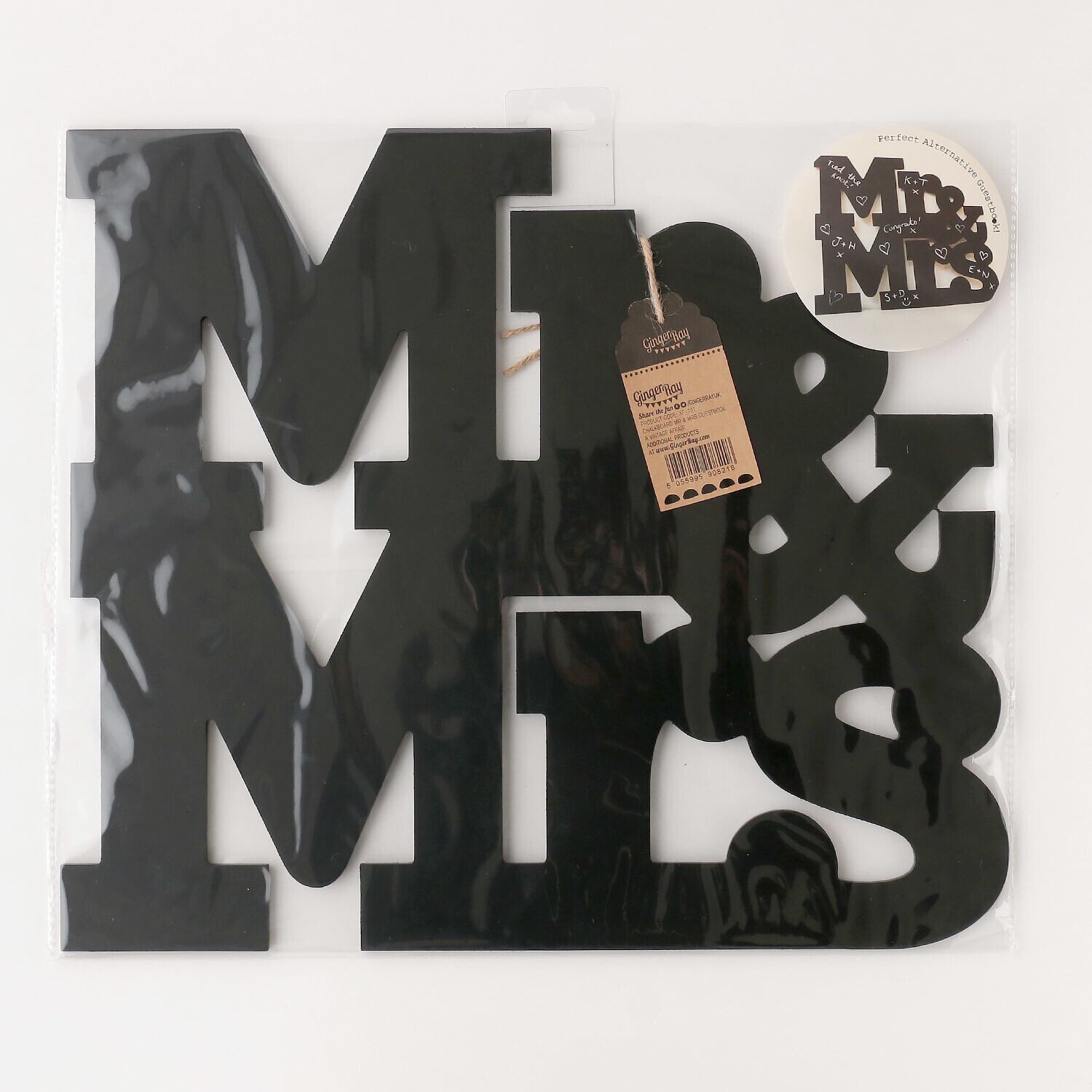 「Mr&Mrs」をかたどったチョークボードのゲストブック