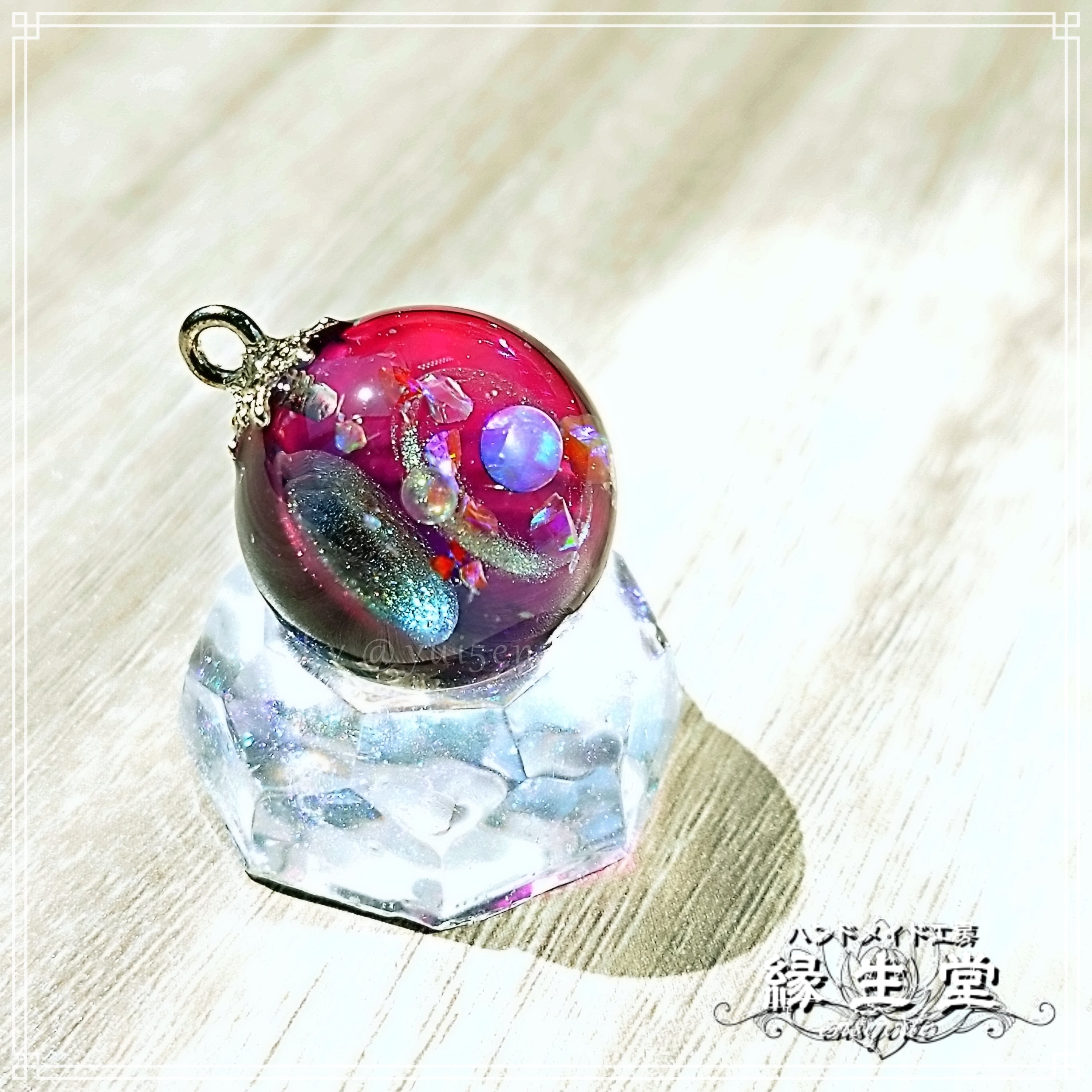 【売り切れ次第再販未定】紅の宝石シリーズ 宇宙レジンネックレス 3点セット レジン宇宙玉・20mm ～褪紅～ ネックレス | PAY ID
