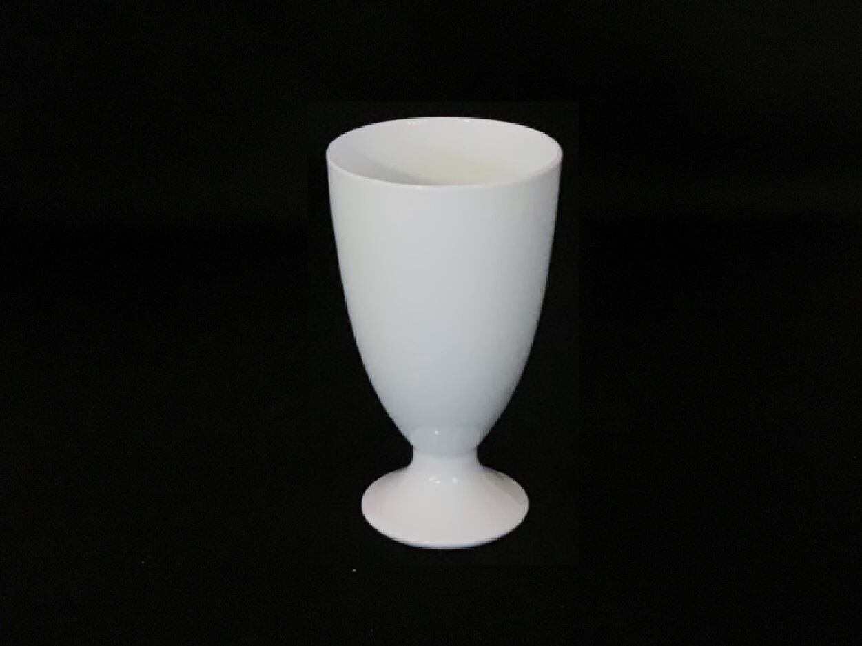 井上萬二作】白磁葡萄彫文ワインカップ | 井上萬二窯 INOUE MANJI KILN