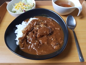 焼肉屋の牛スジカレーランチセット