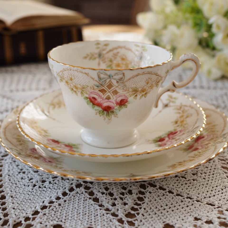 ブランド・メーカー”から探す | antique FEELPORT アンティーク食器の