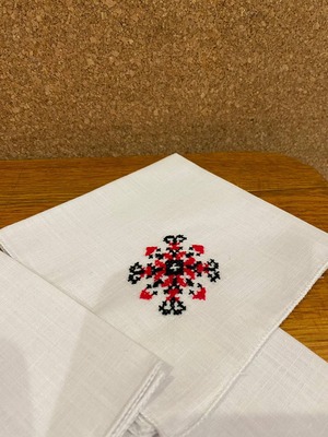 ウクライナ暗号手刺繍入りハンカチーフ（ウクライナ）