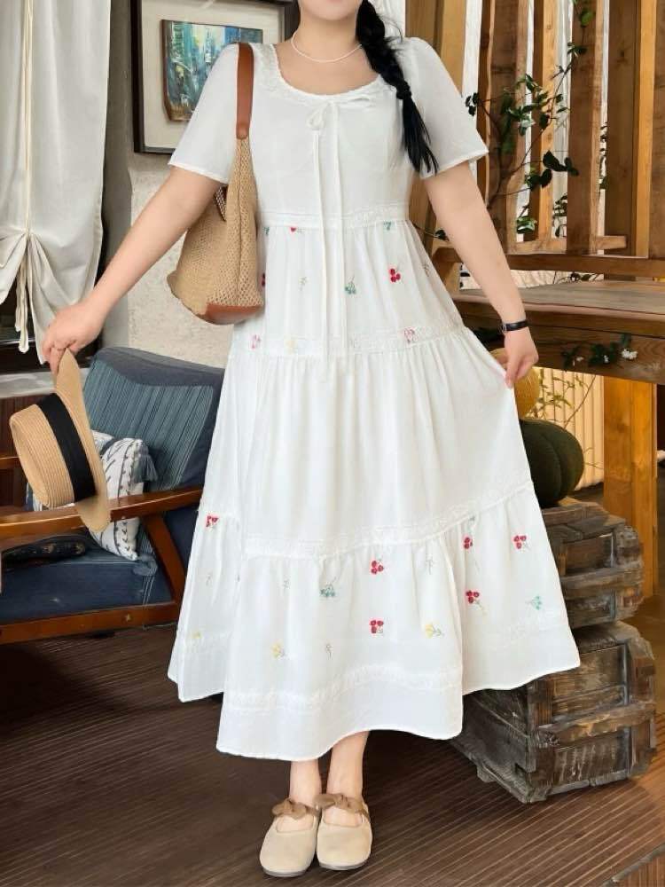 清楚かわいいヒロインワンピース フラワー刺繍ティアードロング