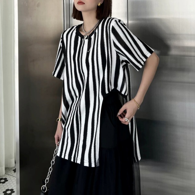 Asymmetric Cut Stripe T-Shirt 01428