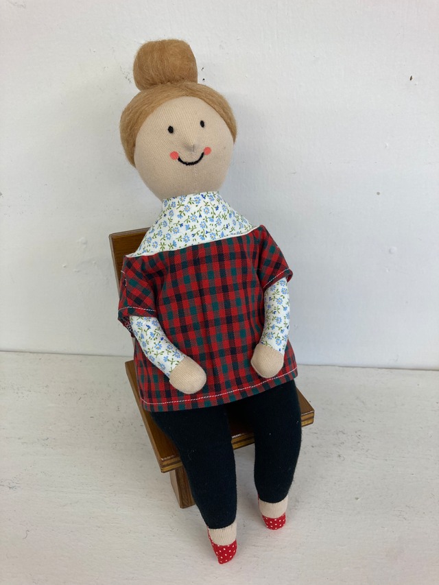 sokko doll   sitting