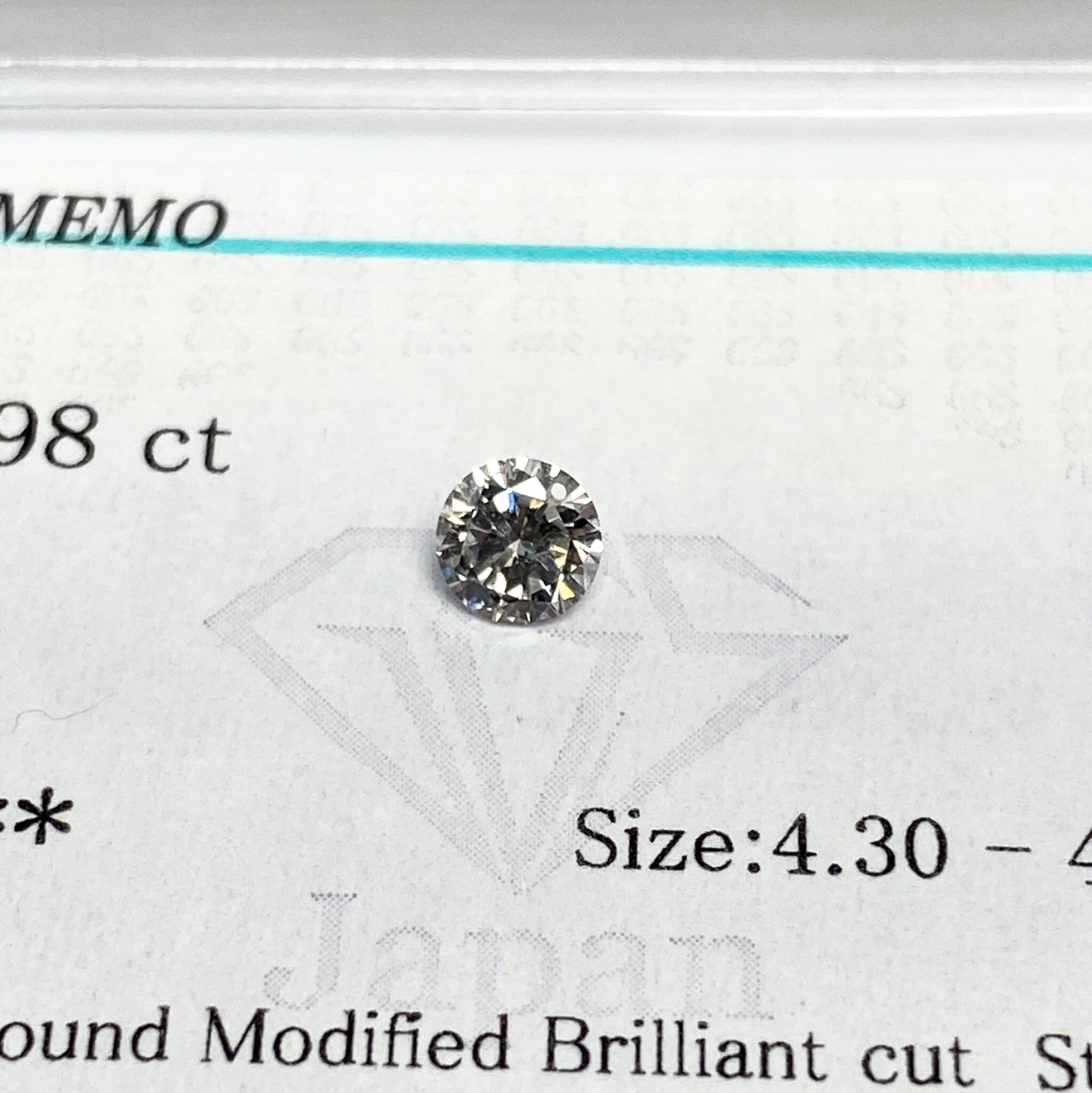 0.298ct H SI2 ラウンド 穴あき 天然ダイヤモンドルース