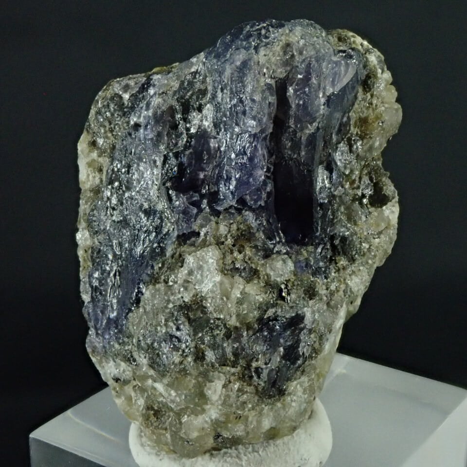 アイオライト 原石 ブラジル ミナスジェライス州産 eap108
