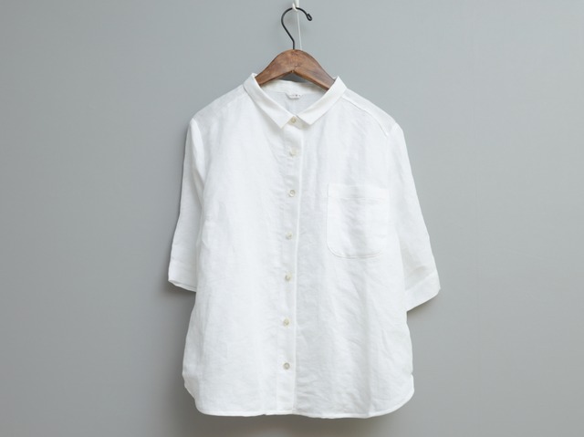 綿ヘンプサテンの角衿半袖シャツ　COL/白