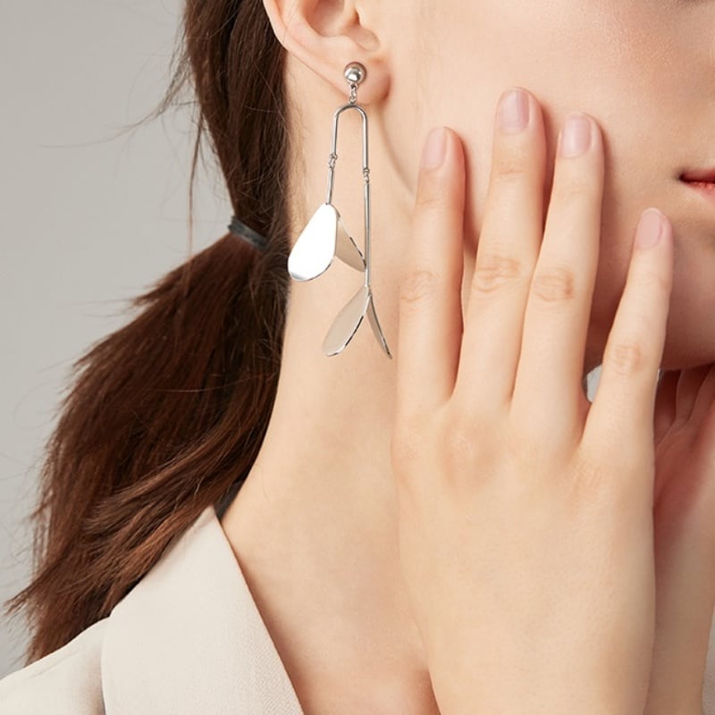 アシンメトリーロングピアスorパール付きドロップピアス Me0997 | Melffy