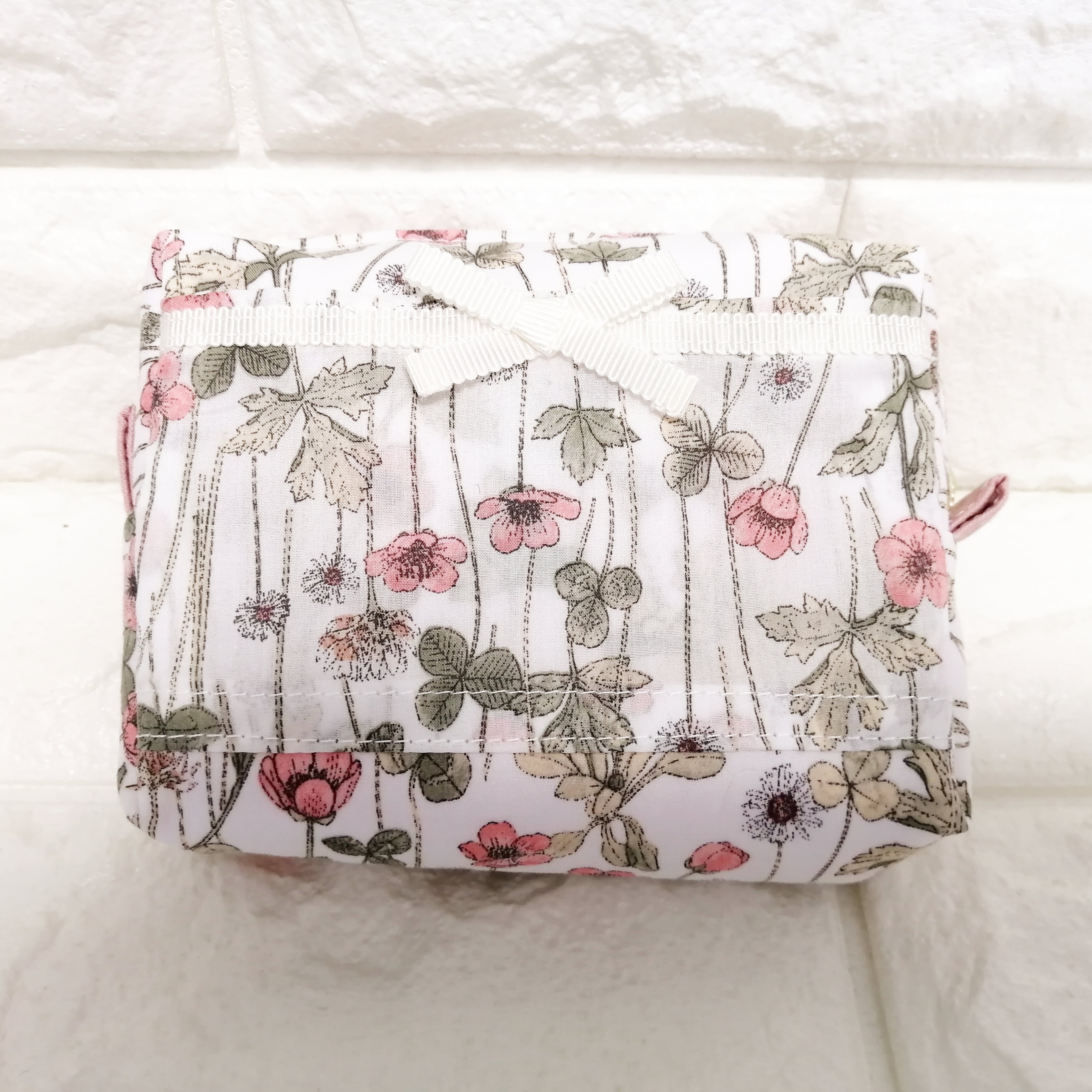 ミニボックスポーチ リバティ ジョセフィンズガーデン 白xピンクの花