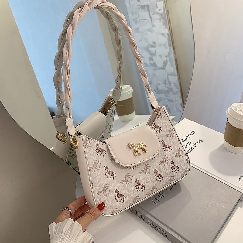 ネットセレブオールマッチスモールバッグ女性バッグ2020人気の新しい流行のファッションテクスチャバゲットバッグウエスタンスタイルシングルショルダー脇の下バッグ Tiancai_Wing_Bag52881638864