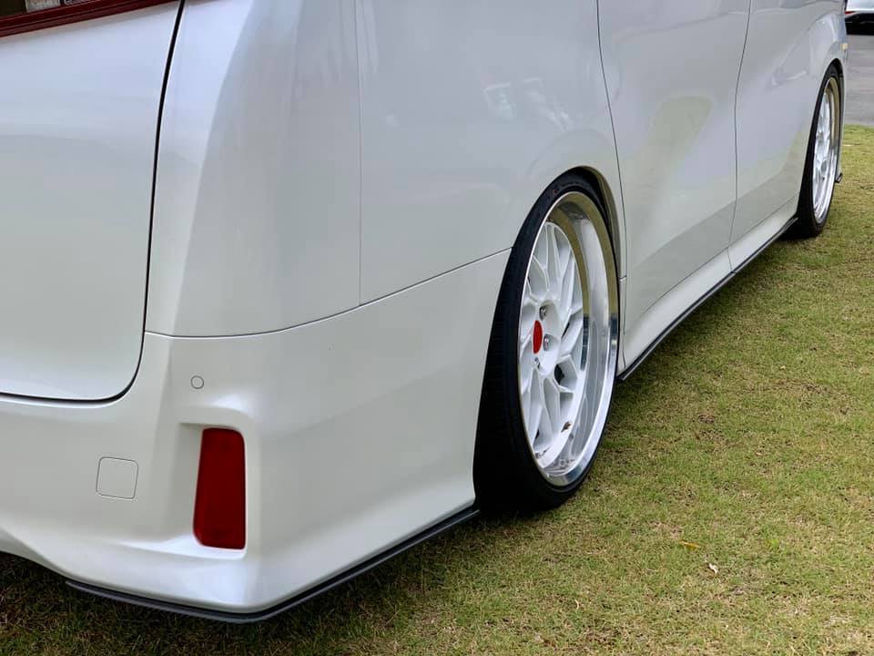 Next innovation トヨタ 30アルファード 後期 グロスブラック 8mm