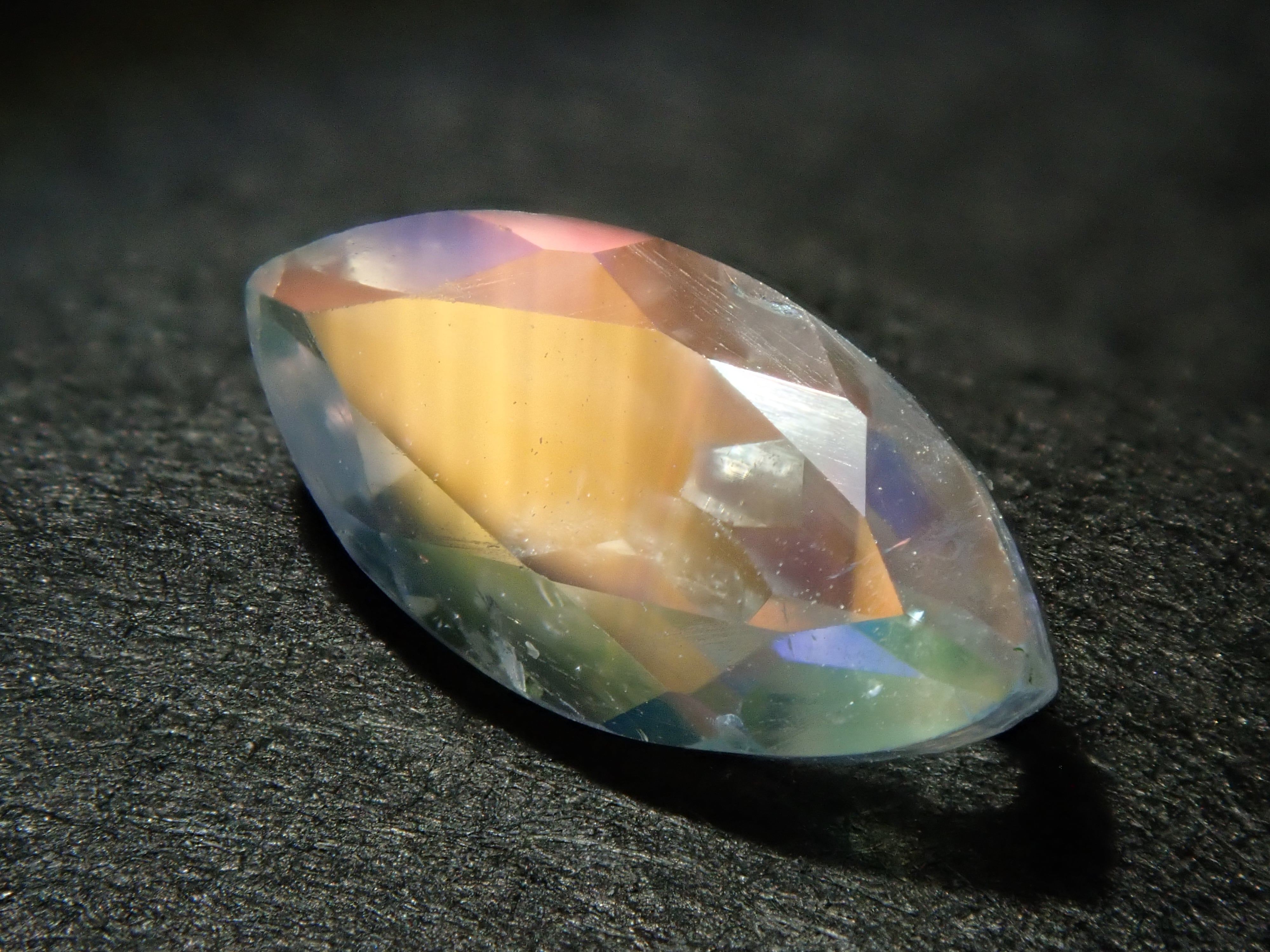 【新商品】マダガスカル産アンデシンラブラドライト 0.578ct