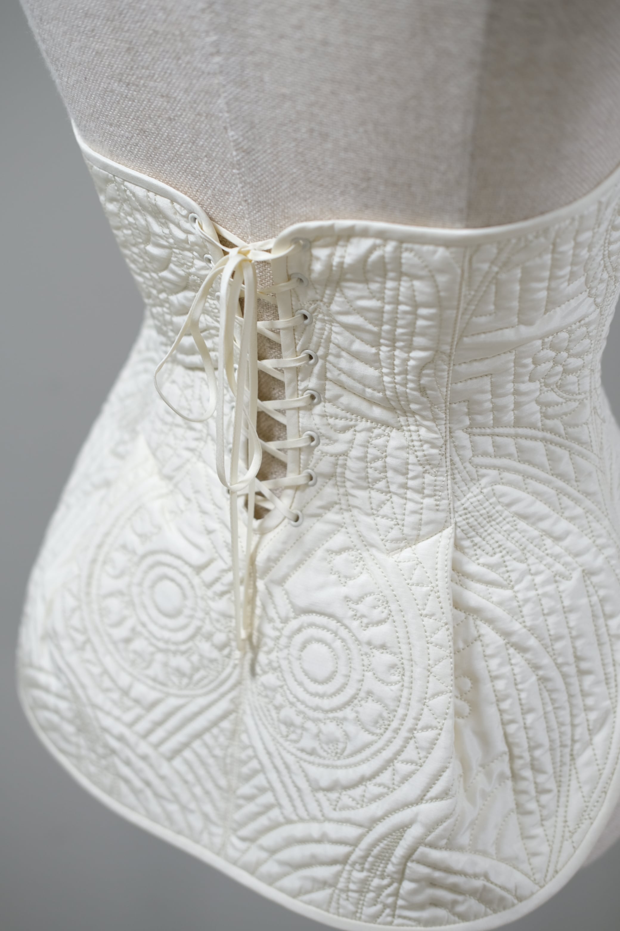 Mame Kurogouchi】Floral Quilted Silk Bustier | loop
