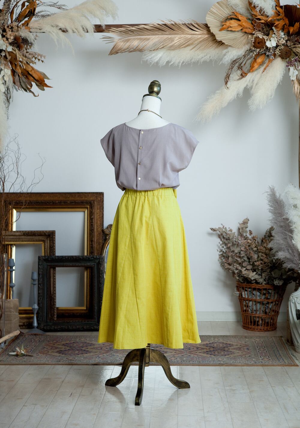 PRADA フレアスカート マスタード イエロー 44 艶 エレガント 上品 75fb3855ce1c927a7302f8b7b45423