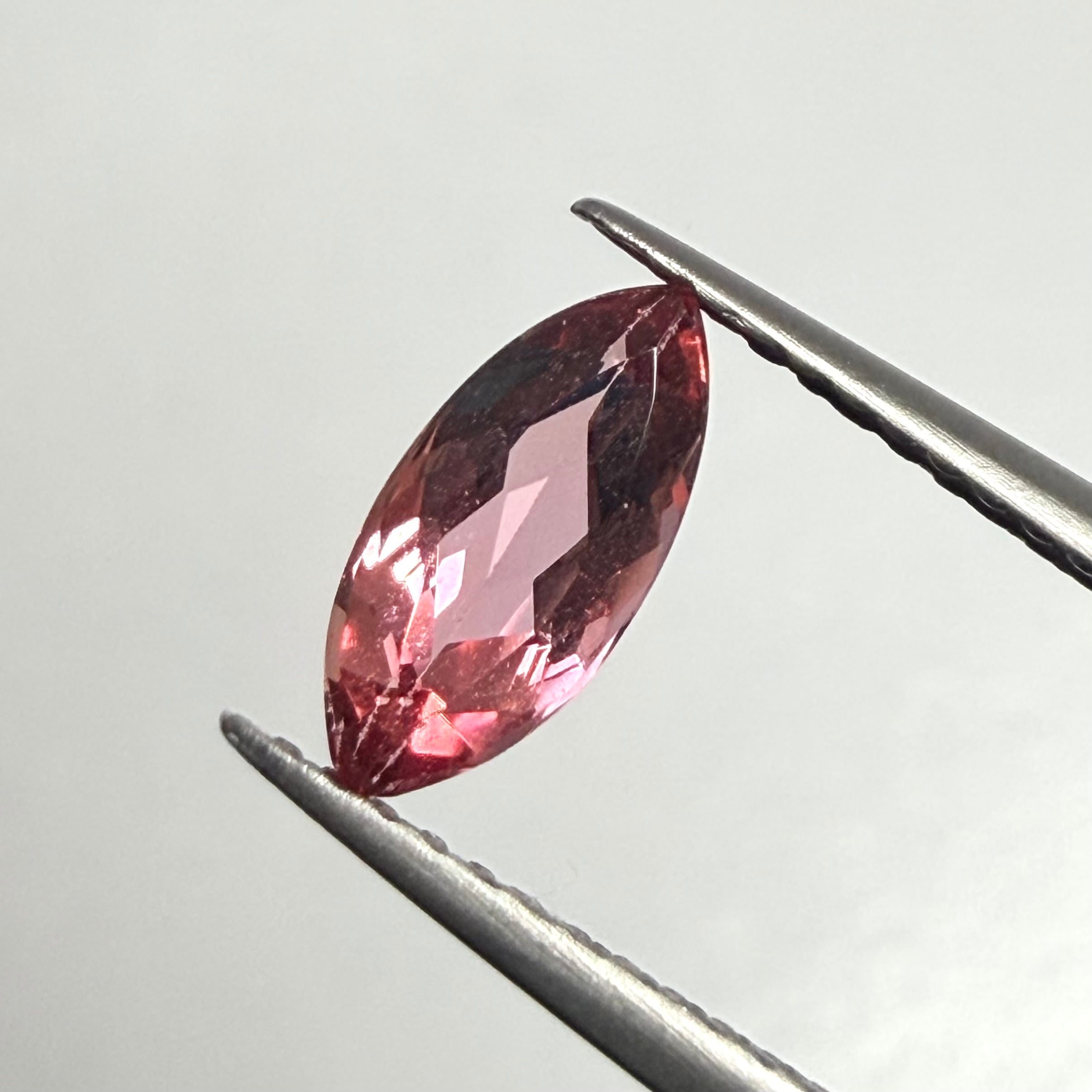 希少なシェリーカラーのインペリアルトパーズ