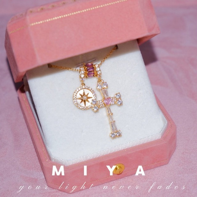 月祈りの十字架 ― ローズヴェールの守護ペンダント♥B402