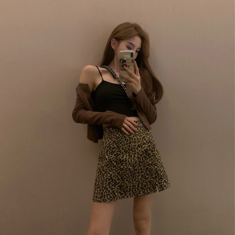 ショートウエスタンスタイルスモールカーディガンスリム長袖セータートップ2020秋新作優しい風セータージャケットレディース ブラックストロベリース84209969407