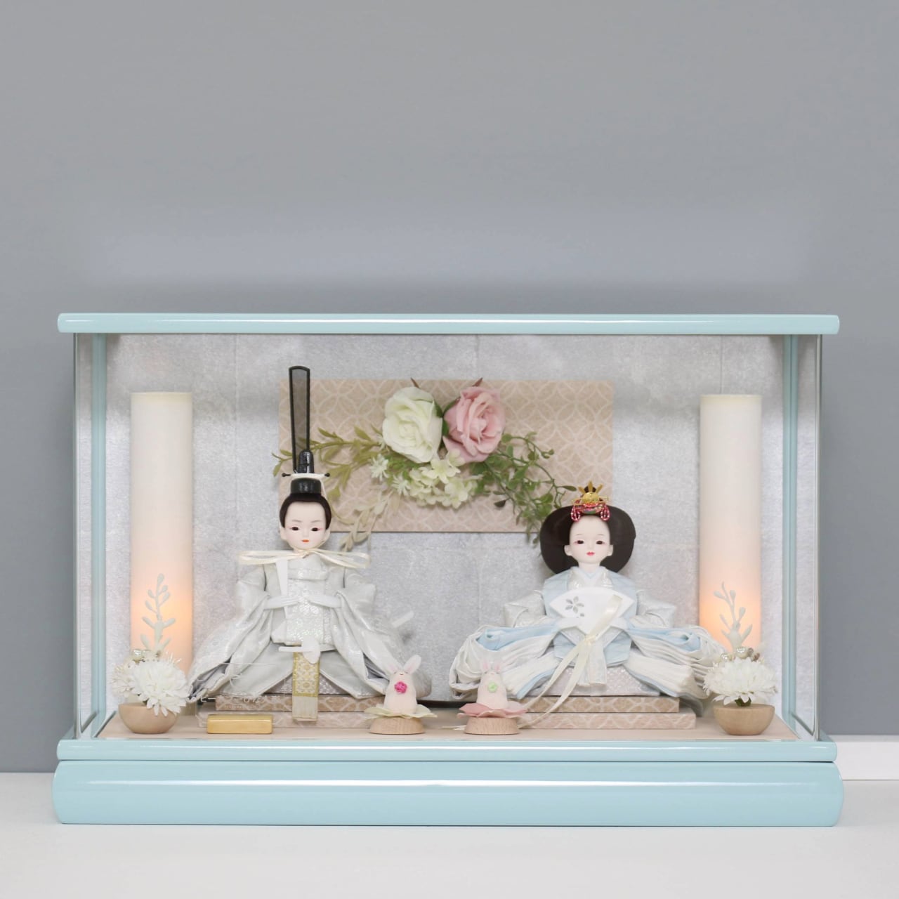 ピーカブーひな人形 ベルズキッスシリーズ アクリルケース飾り 【芽衣 -Mei-】 ひな人形|雛人形|桜|筒形照明|和モダン