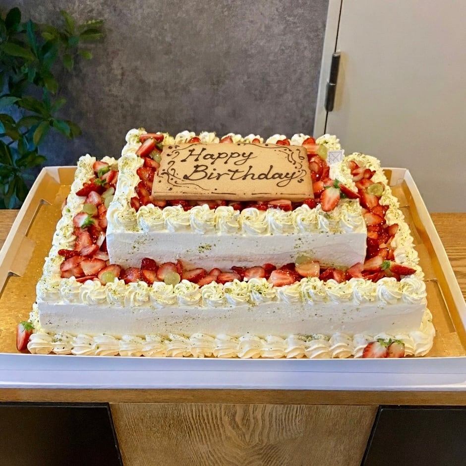 特大スクエア2段/パーティー用】季節のショートケーキ(約45cm×約31cm