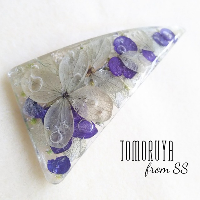 紫陽花の三角バレッタ 花 レジン ヘアアクセ Tomoruya Fromss
