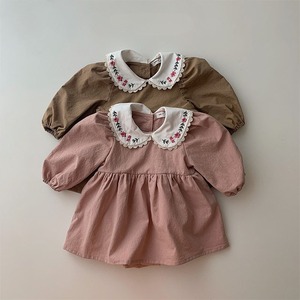 【BABY】春新作　花刺繡襟ワンピース風ロンパース