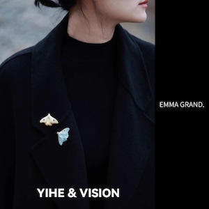 森の静寂に舞い降りた月光モスの陶磁ブローチ　E00653