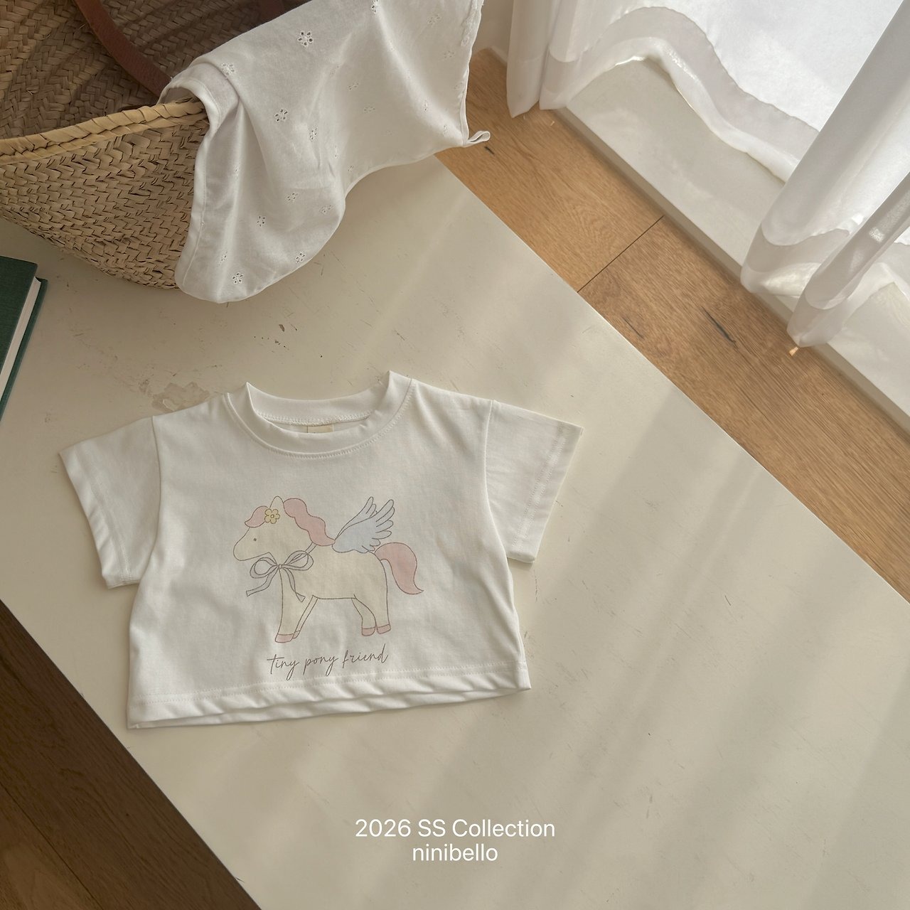 [ninibello] Apple Pony Crop Tee / [니니벨로] 애플포니크롭티